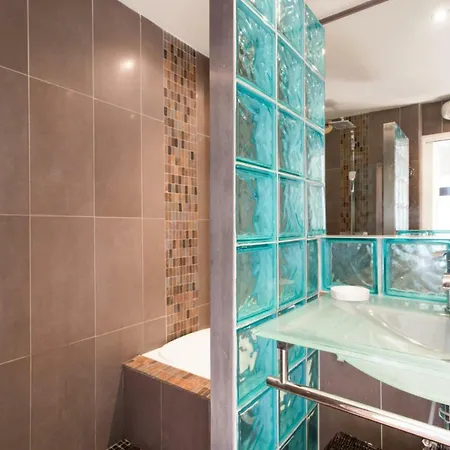 Апартаменты Charming 1br With Pool And Sea View In *