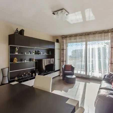 Charming 1br With Pool And Sea View In Apartment Nice