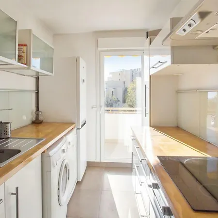 Charming 1br With Pool And Sea View In * Nice