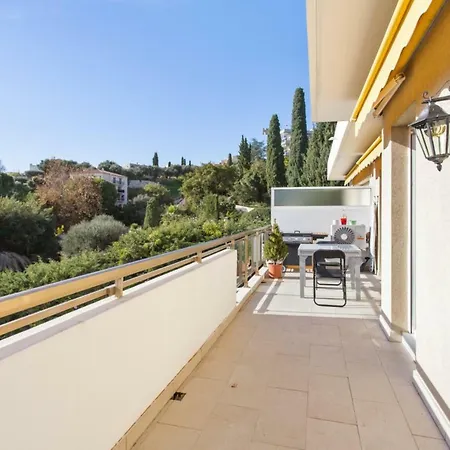 Apartment Charming 1br With Pool And Sea View In Nice