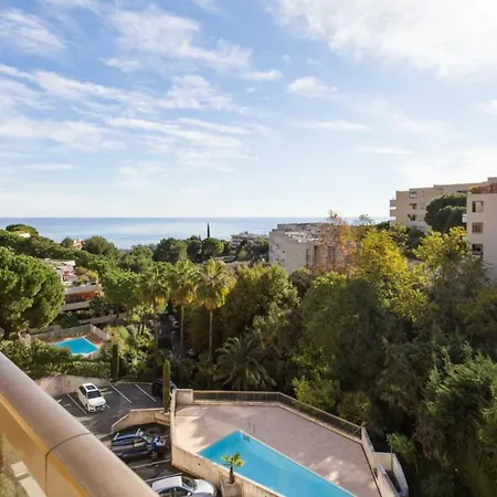 Charming 1br With Pool And Sea View In